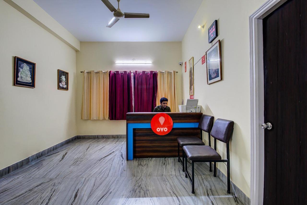Oyo 12960 Hotel Adrija Salt Lake City Exterior photo