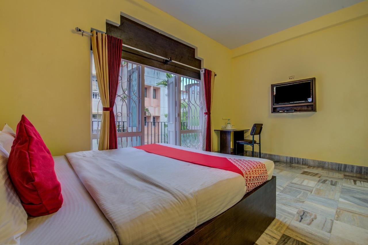 Oyo 12960 Hotel Adrija Salt Lake City Exterior photo